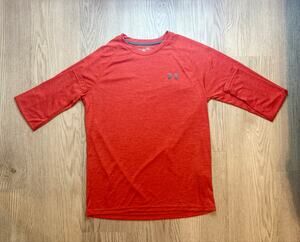 Under Armour HeatGear Red Long-Sleeve Performance Shirt – Men’s Small